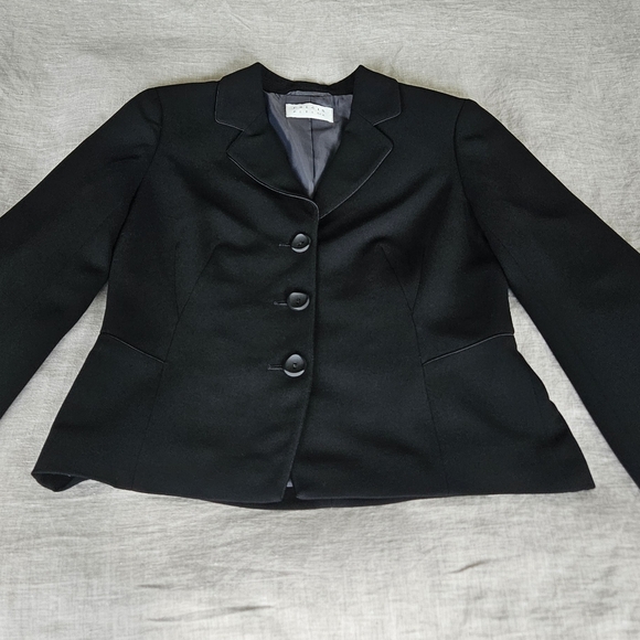 EUC Size 8P Precis Petite Black Suit - Picture 11 of 15